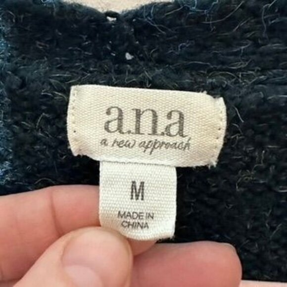 Fuzzy Chunky Green Cardigan Sweater Womens M Pockets Cozy V Neck Warm - Picture 3 of 5